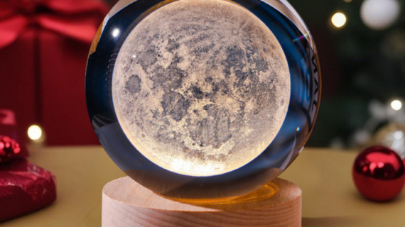 3D Crystal Ball – Moon